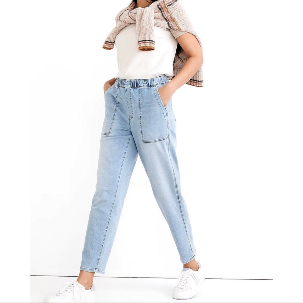 Madewell Pull-On Relaxed Jeans in Bellview Wash MD727
